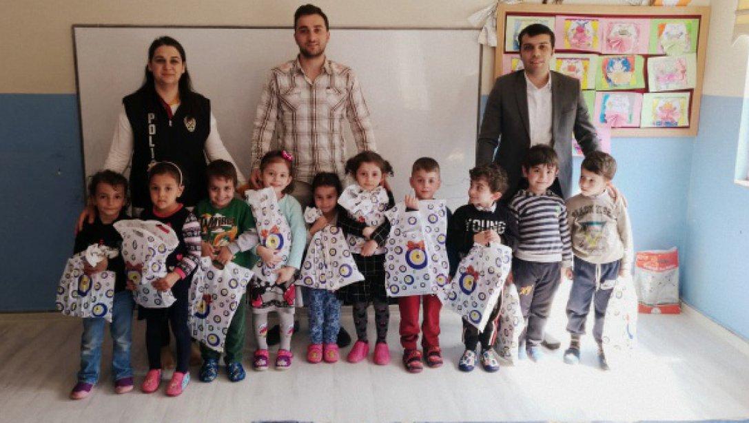 Kıbledağı Şehit Metin Çetin İlkokulu Polislerimiz Ana Sınıfımızı Ziyaret Ettiler