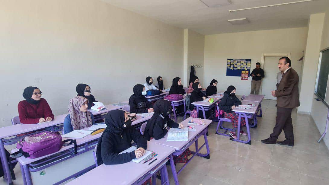 Osman Erkan Kız Anadolu İmam Hatip Lisesi 8. Sınıf Öğrencilerine Ziyaret